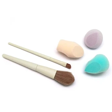 Method for distinguishing the authenticity of eyebrow pencils